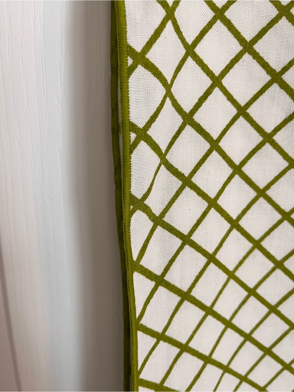 Green Lattice Pattern 50" Square Tablecloth Great for Mahjong Tables - Picture 3 of 4